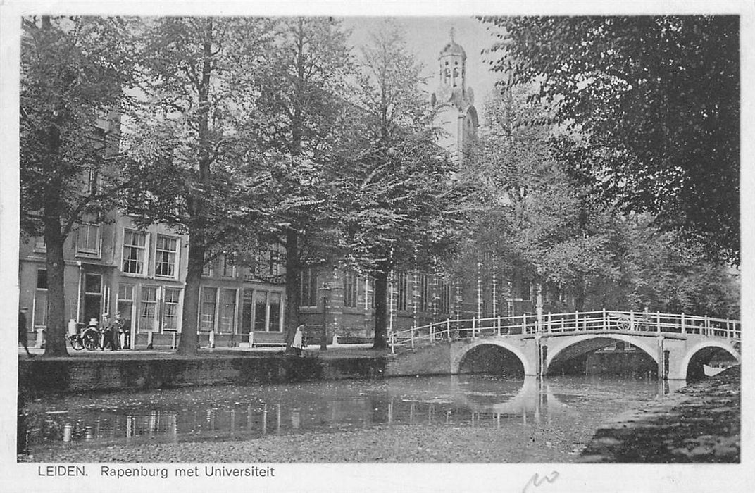 Leiden Rapenburg met Universiteit