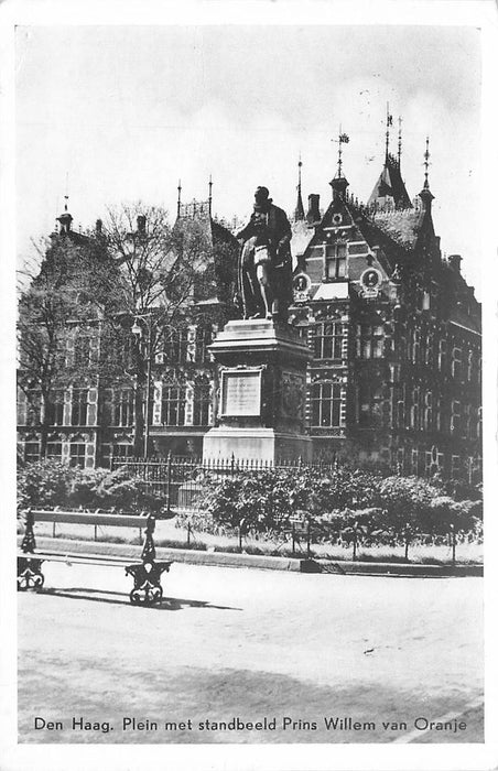 Den Haag Plein met standbeeld Prins Willem van Oranje