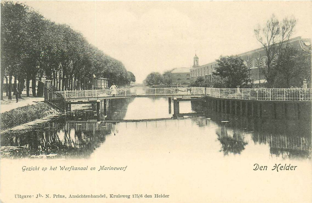 Den Helder Gezicht op het Werfkanaal en Marinewerf