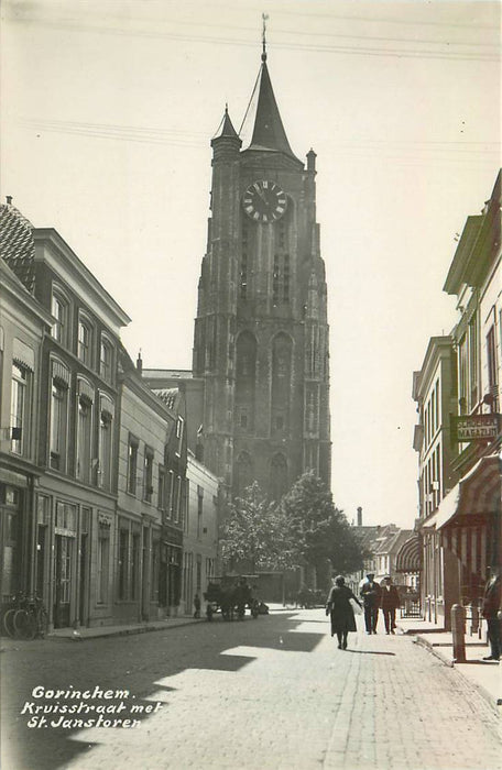 Gorinchem Kruisstraat met St Janstoren