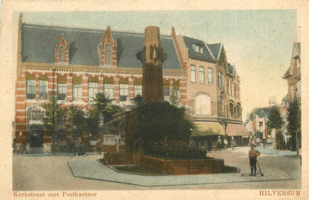 Hilversum Kerkstraat met Postkantoor