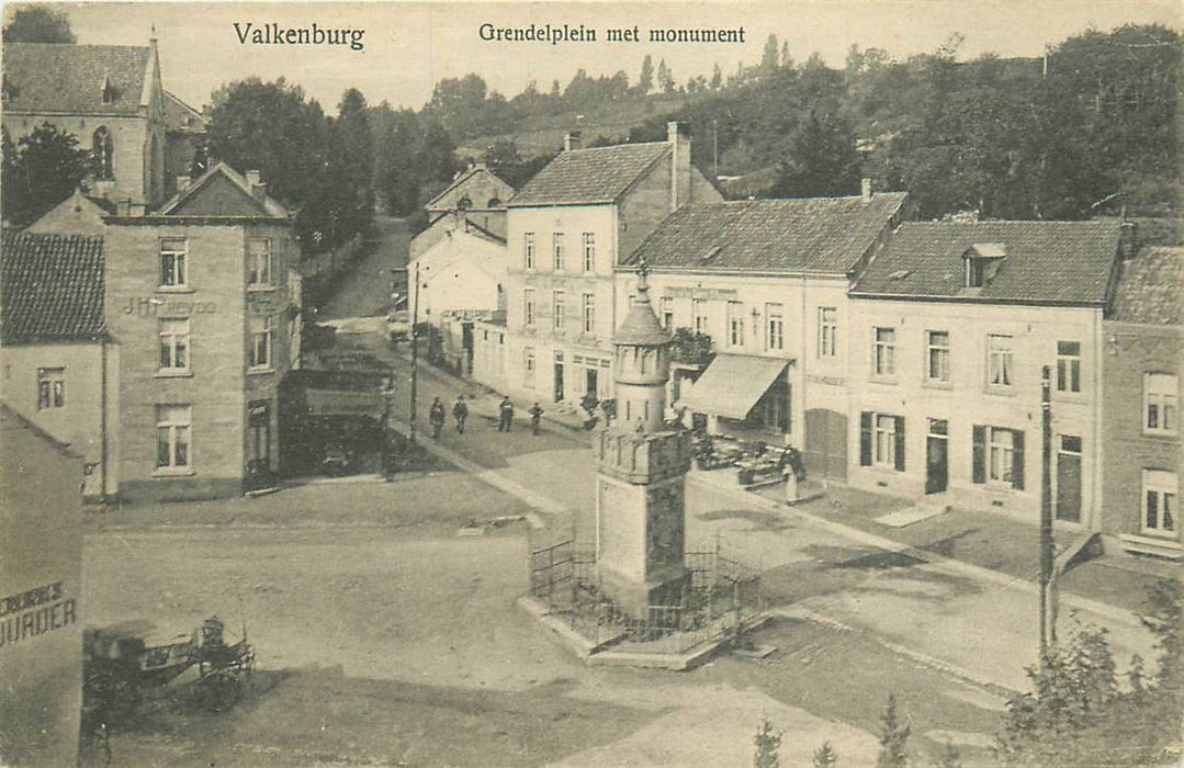 Valkenburg Grendelplein met monument