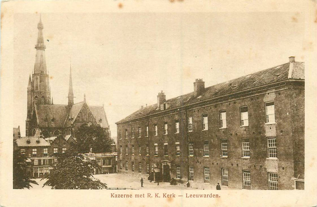 Leeuwarden Kazerne met RK Kerk