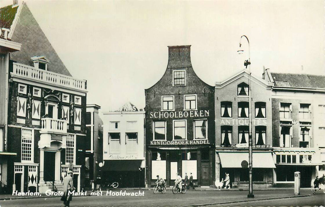 Haarlem Grote Markt met Hoofdwacht