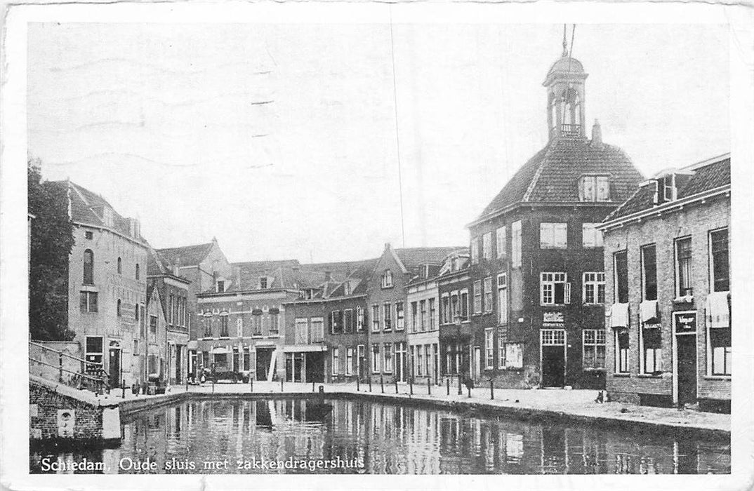 Schiedam Oude sluis met zakkendragershuis