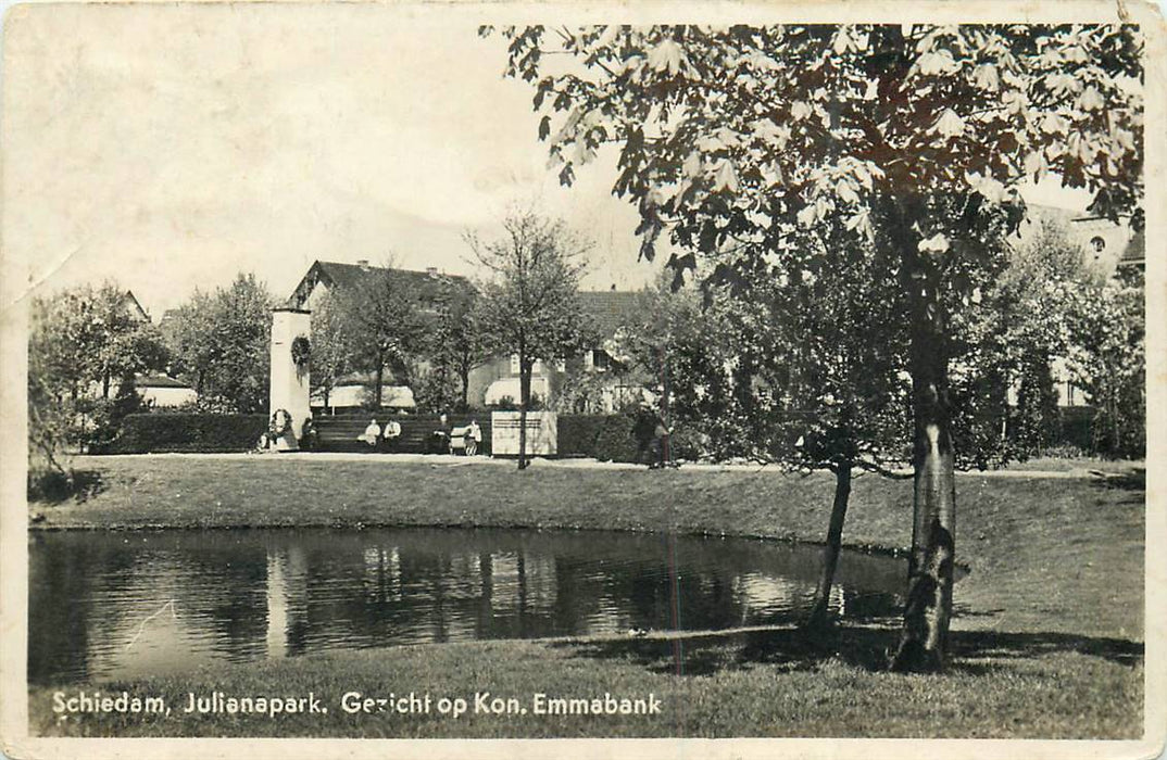 Schiedam Julianapark Gezicht op Kon. Emmabank