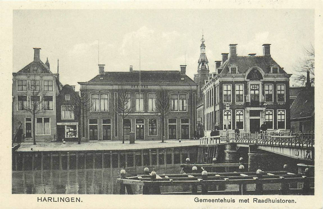 Harlingen Gemeentehuis met Raadhuistoren