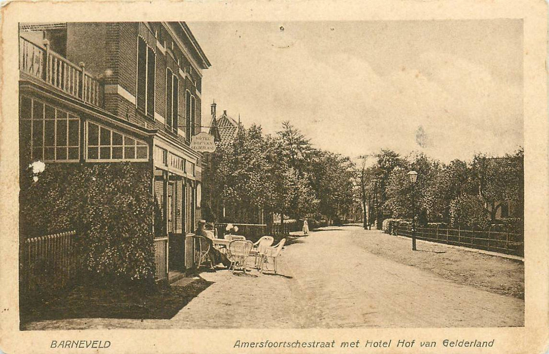 Barneveld Amersfoortschestraat met Hotel Hof van Gelderland